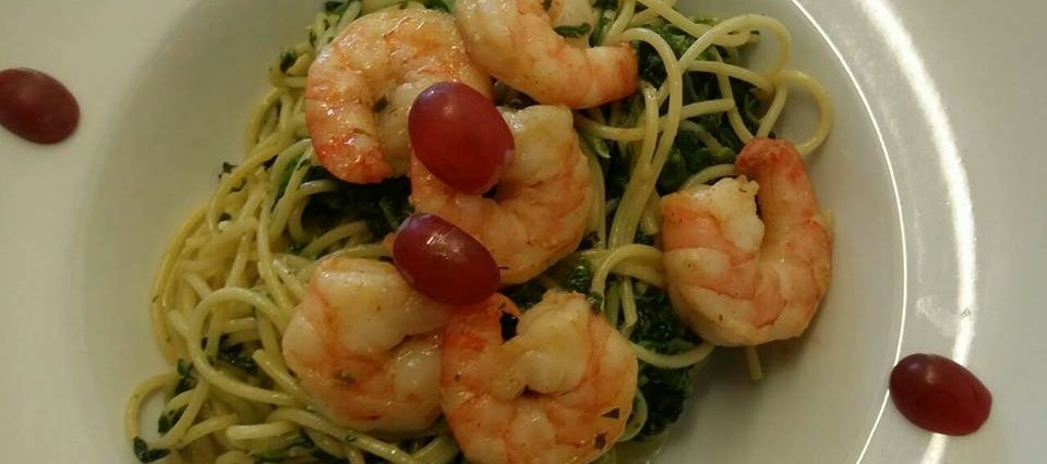 Spaghetti mit Blattspinat und Gambas
